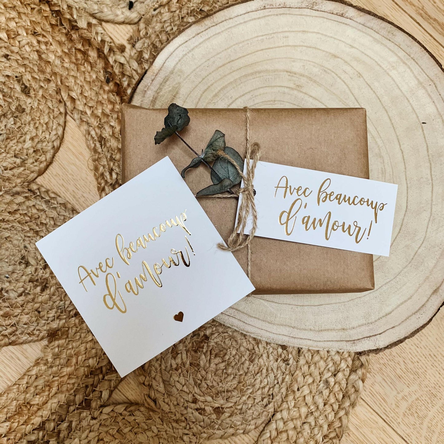 LOT DE 6 ÉTIQUETTES CADEAUX "AVEC BEAUCOUP D'AMOUR" GOLD - SEVEN PAPER